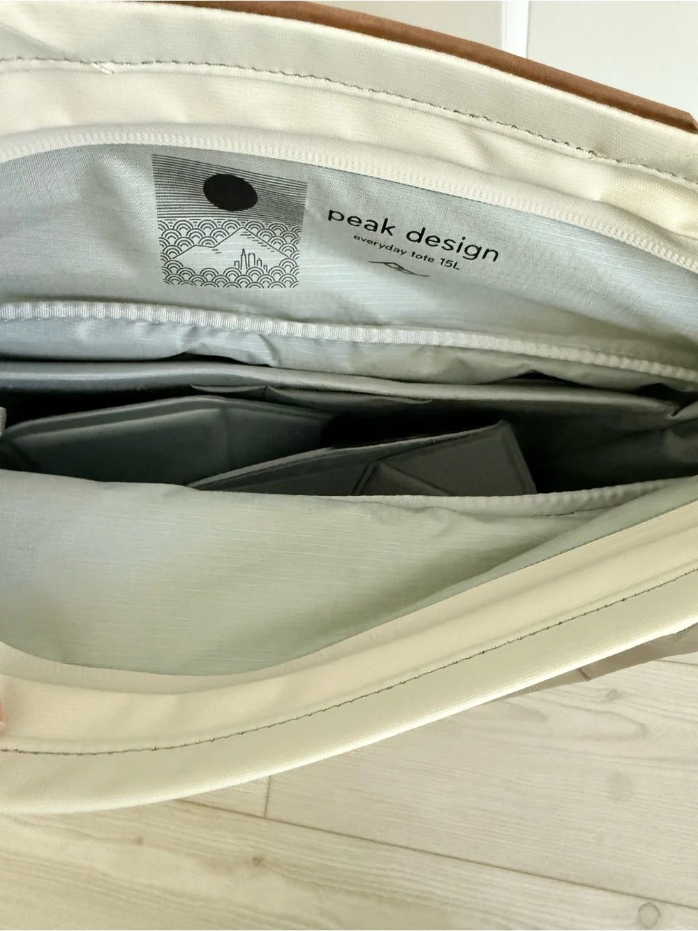 Peak Design Brand new Bone Everyday Tote with Neutral Trim